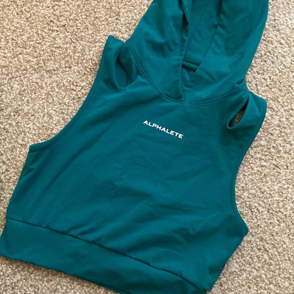 Alphalete Surface Crop Tank Hoodie